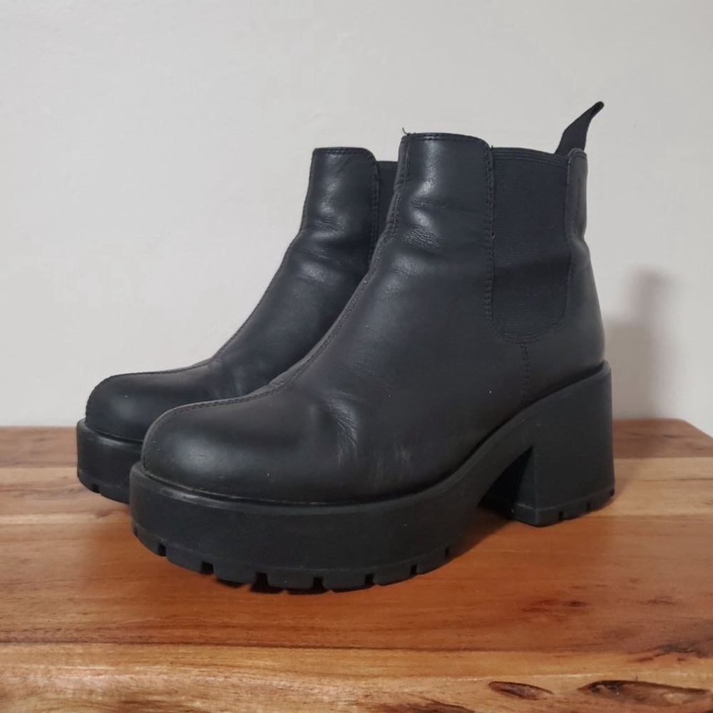 SOLD: Vagabond Dioon Leather Elastic Chelsea Ankle Chunky Heel Boots / 37 (US 6)